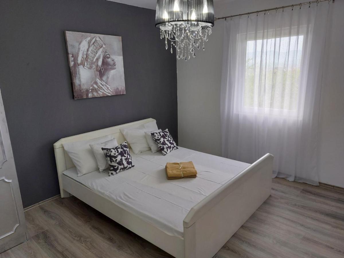 Vikendica Gaj Villa Gornji Milanovac Exteriör bild